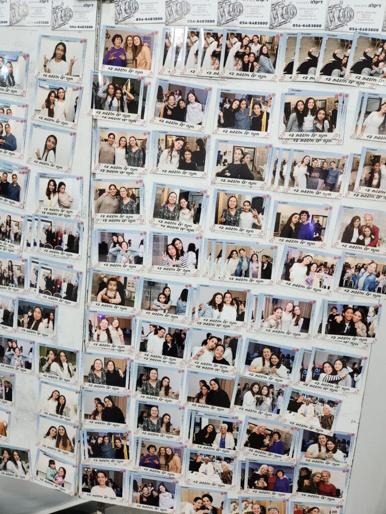 צילום אירוע דיקלה מעודה צלמת צילום צילום בוק צילום אירוע צילום פורים צילומי חברה צילום מגנטים מגנטים לאיורע